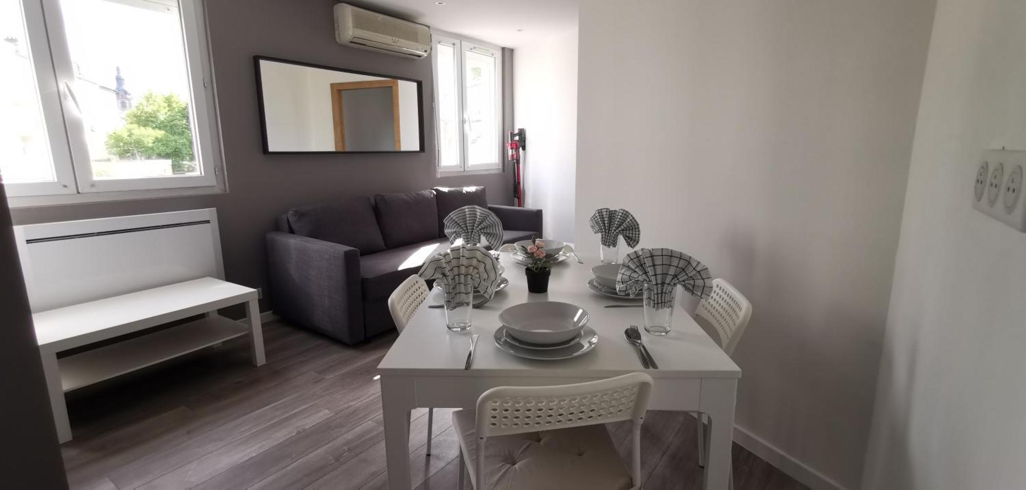 App 14 : Centre , 4 Personnes Appartement *